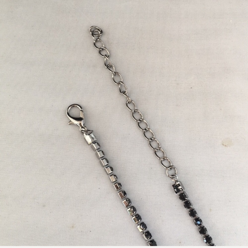 New! Black Rhinestone Choker - Picture 3 of 5
